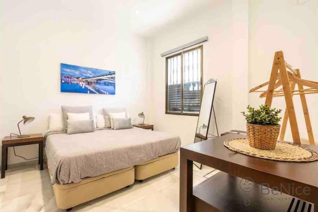 Luxury Apartamento Sevilla Centro -Triana Esterno foto